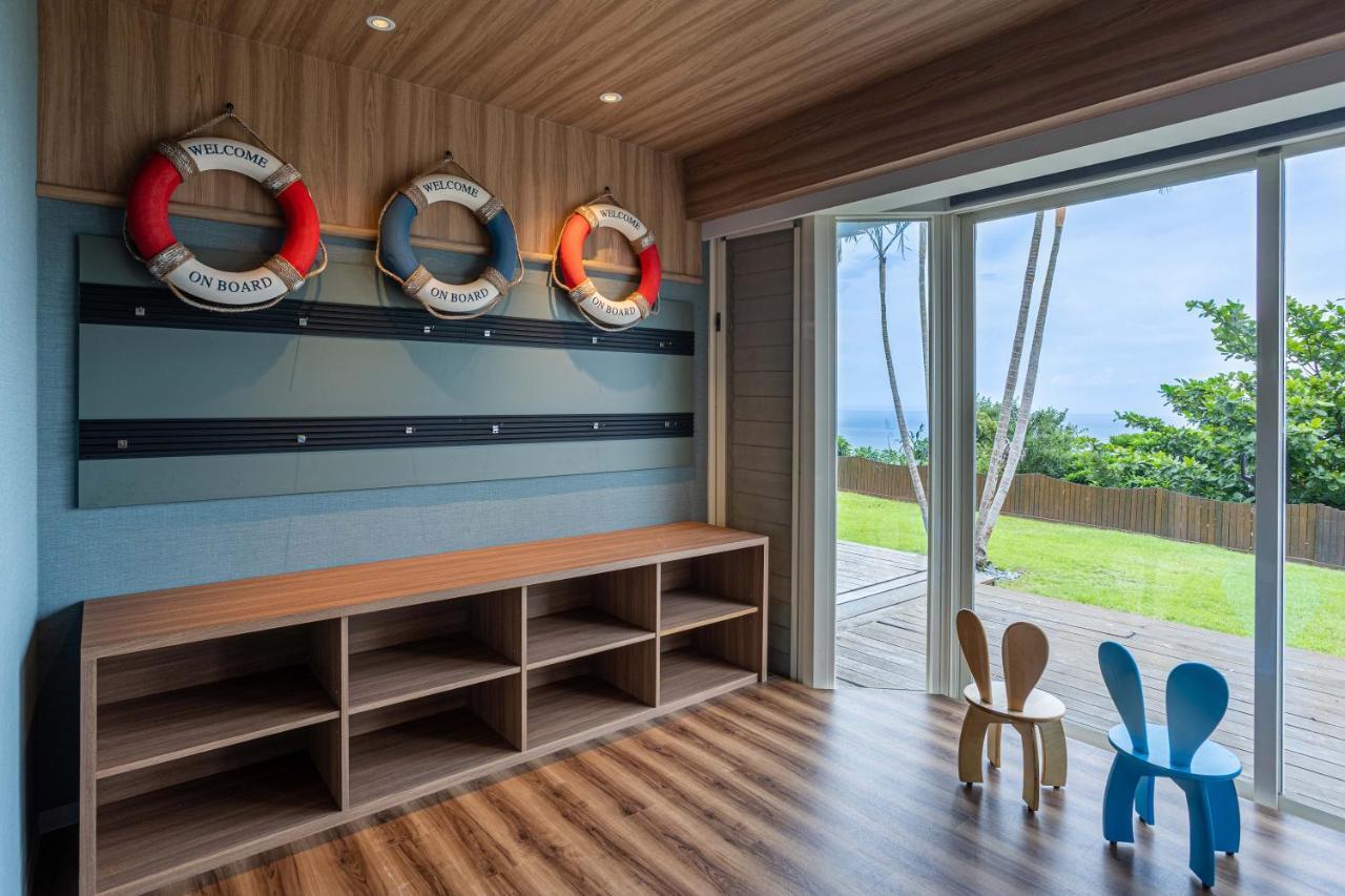 Hualien Farglory Hotel Yanliau Екстериор снимка Interior of the Lifeguard Station