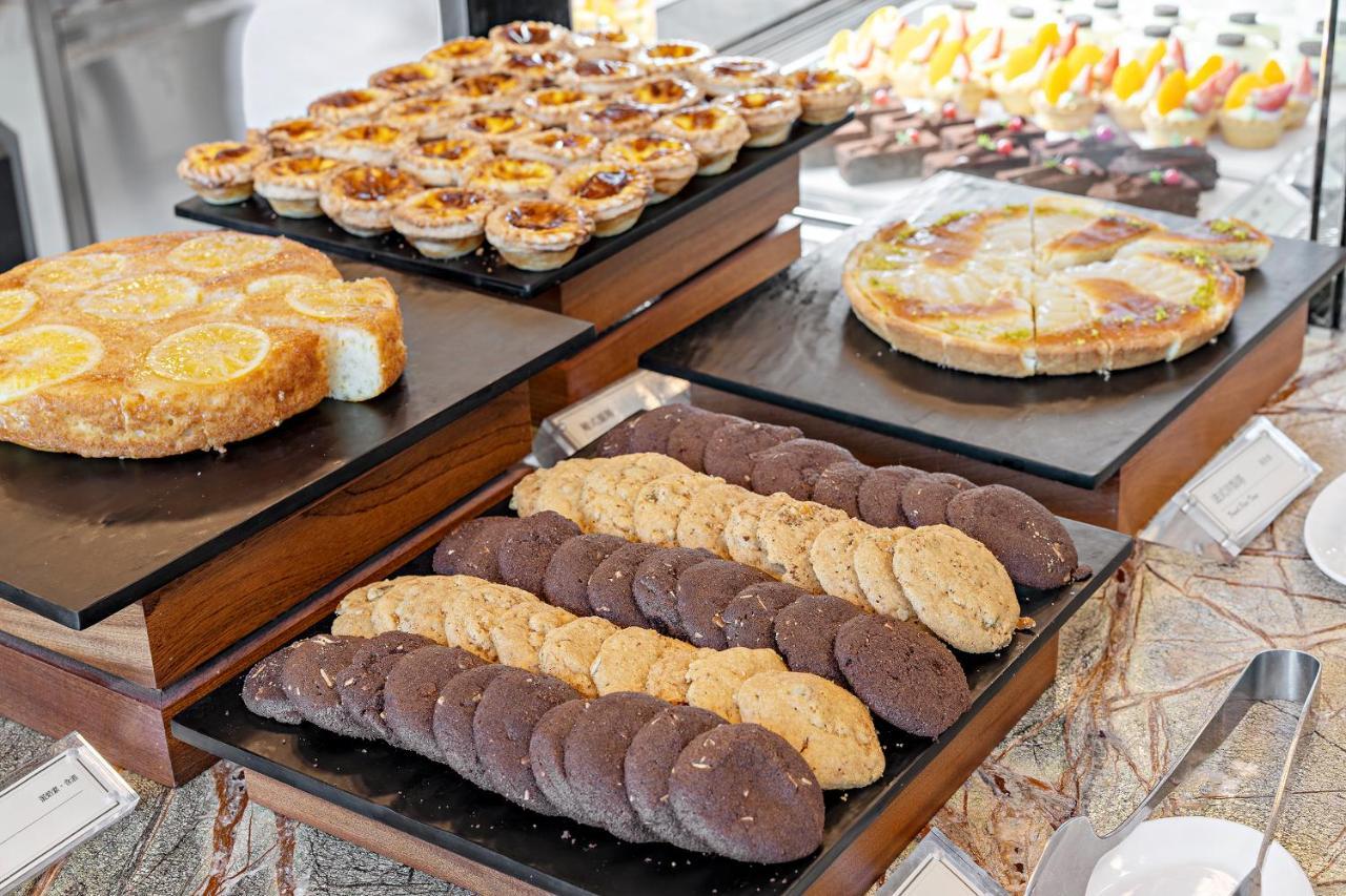 Hualien Farglory Hotel Yanliau Екстериор снимка A selection of pastries