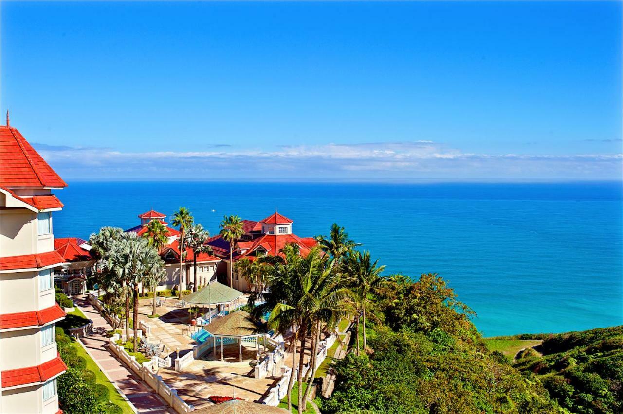 Hualien Farglory Hotel Yanliau Екстериор снимка View of the ocean from the resort